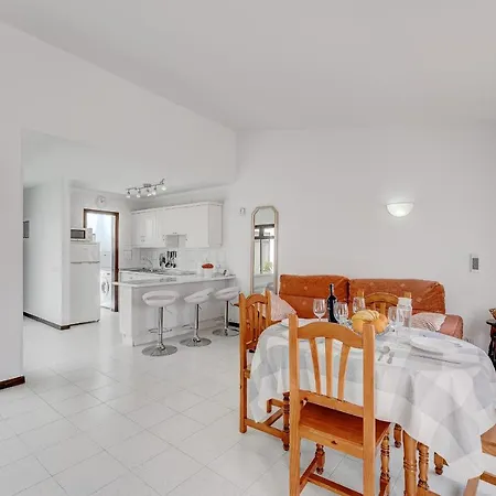 Apartment With Garden In Island Village *