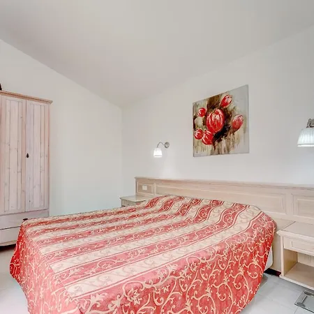 With Garden In Island Village Apartment